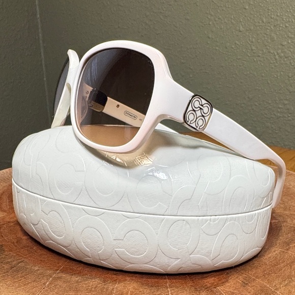 Coach Accessories - COACH KIT WHITE SUNGLASSES WITH OP ART HARD SHELL CASE